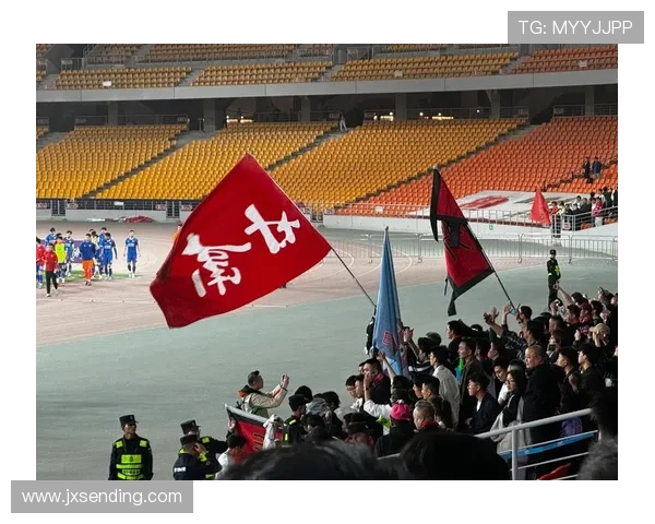 中乙第二轮现场观众持续火爆两场人数破万兰州主场20108人高居榜首 中乙第二轮现场观众持续火爆两场人数破万兰州主场20108人高居榜首
